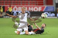 3. Liga; FC Ingolstadt 04 - SV Waldhof Mannheim; Zweikampf Kampf um den Ball Shipnoski Nicklas (7 SVWM) Yannick Deichmann (20, FCI)