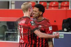 3. Liga; FC Ingolstadt 04 - Erzgebirge Aue; Tor Jubel Treffer Justin Butler (31, FCI) mit Tobias Bech (11, FCI)