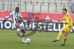 3. Liga; TSV Havelse - FC Ingolstadt 04; Obed Ugondu (17, FCI) Torwart Opitz Tom (1 TSV) Torchance verpasst