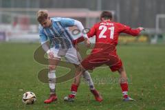Kreisliga - Saison 2025/26- TSV Kösching - FC Sandersdorf - Lukas Kastl rot Kösching - Niklas Mühl blau Sandersdorf - Foto: Meyer Jürgen