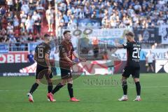 3. Liga; FC Ingolstadt 04 - TSV 1860 München; Tor Jubel Treffer 1:1 Ausgleich Jannik Mause (7, FCI) mit Mladen Cvjetinovic (19, FCI) Yannick Deichmann (20, FCI)