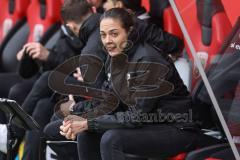 3. Liga; FC Ingolstadt 04 - VfB Stuttgart II; an der Seitenlinie, Spielerbank Cheftrainerin Sabrina Wittmann (FCI)