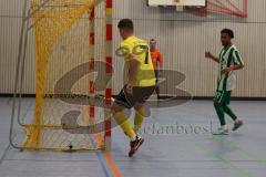 Lotto Bayern Hallencup - Lindenkreuzhalle Saison 2024/25 - FC Hitzhofen - SV Manching - Thomas Geisler TW Manching - Tobias Dietze gelb Hitzhofen mit einem Tor - jubel -  - Foto: Meyer Jürgen