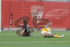 2. Bundesliga Frauen - Saison 2025/26 - FC Ingolstadt 04 Frauen - FFC Turbine Potsdam - Annika Kömm (Nr.25 - FC Ingolstadt Frauen I) mit einer Torchance - Plöchinger Silia Torwart Potsdam - Foto: Meyer Jürgen
