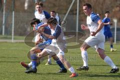 Kreisklasse - Saison 2025/26- TSV Etting - FC Arnsberg - Marco Maier blau Arnsberg - Jonas Knon weiss Etting - Foto: Meyer Jürgen