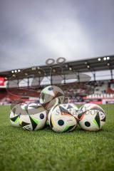 3. Liga; FC Ingolstadt 04 - SV Waldhof Mannheim; vor dem Spiel offizieller Spielball 3. Liga