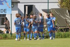 Kreisliga- Saison 2024/25- SV Hundszell - SV Kasing -  - Der 1:0 Führungstreffer durch Mathias Weinzierl blau Hundszell - jubel  - XXXXX - Foto: Meyer Jürgen