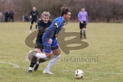 Freundschaftsspiel - Saison 2025/26 - SV Menning - SV Manching - Rainer Meisinger (Nr.8 - SV Manching) - Patrick Schwarz blau Menning  - Foto: Meyer Jürgen