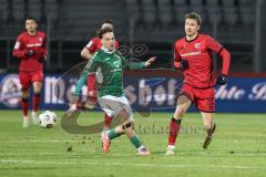 3. Liga; 1. FC Schweinfurt 05 - FC Ingolstadt 04; Julian Kügel (29, FCI) Zweikampf Kampf um den Ball