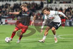 3. Liga; SC Verl - FC Ingolstadt 04; Zweikampf Kampf um den Ball Yannick Deichmann (20, FCI) Otto Fynn (34 Verl)
