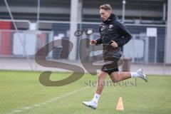 3. Liga; 1. Training nach Winterpause, 2023 FC Ingolstadt 04; nach Verletzung wieder im Einzeltraining, Tobias Schröck (21, FCI)