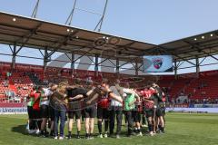 3. Liga; FC Ingolstadt 04 - SV Elversberg; Teambesprechung nach dem Spiel