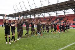 3. Liga; FC Ingolstadt 04 - MSV Duisburg; nach dem Spiel Sieg Jubel Freude, Spieler bedanken sich bei den Fans,