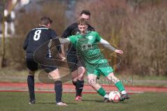 Kreisklasse - Saison 2025/26- TSV Gaimersheim II - SV Lippertshofen - Niklas Wolsdorff schwarz Gaimersheim - Christoph Katzenbogen schwarz Gaimersheim #8 - Florian Donaubauer grün Lippertshofen - Foto: Meyer Jürgen