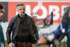 3. Liga; FC Ingolstadt 04 - SSV Ulm; vor dem Spiel Geschäftsführers Dietmar Beiersdorfer (FCI Sport Kommunikation) Cheftrainerin Sabrina Wittmann (FCI)