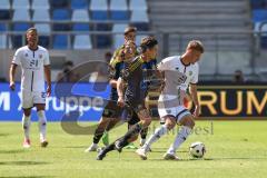 3. Liga; 1. FC Saarbrücken - FC Ingolstadt 04 - Zweikampf Kampf um den Ball Benjamin Kanuric (8, FCI) Civeja Tim (23 FCS)