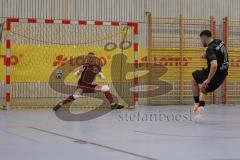 Lotto Bayern Hallencup - Lindenkreuzhalle Saison 2024/25 - FC Hitzhofen - FC Türk Sport Garching  - Valentin Puhar TW Hitzhofen - Kerem Tokdemir schwarz Türk Garching - Foto: Meyer Jürgen