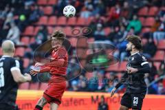 3. Liga; FC Ingolstadt 04 - Rot-Weiss Essen; Kopfball Frederik Christensen (11, FCI) Rios Alonso José-Enrique (23 RWE)