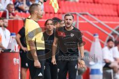 3. Liga; FC Ingolstadt 04 - TSV 1860 München; Co-Trainer Fabian Reichler (FCI)und Cheftrainerin Sabrina Wittmann (FCI) schimpfen zum Schiedsrichter