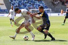 3. Liga; 1. FC Saarbrücken - FC Ingolstadt 04 - Zweikampf Kampf um den Ball Ryan Malone (16, FCI) Naifi Amine (25 FCS)