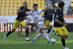 3. Liga - Saison 2024/25 - Alemannia Aachen - FC Ingolstadt 04  - Pascal Testroet (Nr.37 - FCI) - Lamar Yarbrough (Nr.25 - Alemannia Aachen) - Foto: Meyer Jürgen