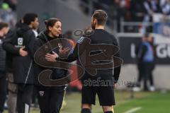 3. Liga; FC Ingolstadt 04 - TSV 1860 München; Cheftrainerin Sabrina Wittmann (FCI) diskutiert beschwert sich bei Schiedsrichter