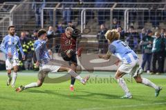 3. Liga; TSV 1860 München - FC Ingolstadt 04; Torchance für Max Dittgen (10, FCI) Verlaat Jesper (4 TSV) stört