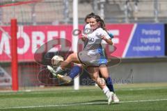 2. Bundesliga Frauen - Saison 2024/25 - FC Ingolstadt 04 Frauen - SV Weinberg - Pija Reininger (Nr.21 - FCI Frauen) mit einer Torchance - Popp Johanna Torwart Weinberg - XXXXX - Foto: Meyer Jürgen