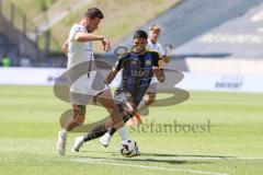 3. Liga; 1. FC Saarbrücken - FC Ingolstadt 04 - Zweikampf Kampf um den Ball Ryan Malone (16, FCI)