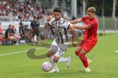 Toto Pokal; FC Memmingen - FC Ingolstadt 04, 2. Runde; Zweikampf Kampf um den Ball Davide Sekulovic (33, FCI) Constantin Kresin (23 FCM)