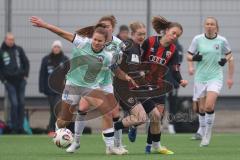 2. Bundesliga Frauen - Saison 2025/26 - FC Ingolstadt 04 Frauen - FFC Turbine Potsdam - Nina Penzkofer (Nr.29 - FC Ingolstadt Frauen I) - Stefanie Reischmann (Nr.24 - FC Ingolstadt Frauen I) stoßen mit den Köpfen zusammen - Bernhard Emelie weiss Potsdam -
