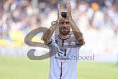 3. Liga; 1. FC Saarbrücken - FC Ingolstadt 04 - Sieg Jubel Freude Spieler bedanken sich bei den Fans Lukas Fröde (34, FCI)