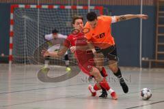 Hallenturnier MTV Ingolstadt - Saison 2025/26 - SV Zuchering - SV Kasing - Patrick Rzepka orange Kasing - Philip Delanowski rot Zuchering - Foto: Meyer Jürgen