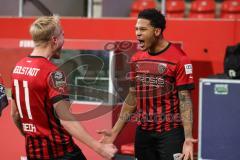 3. Liga; FC Ingolstadt 04 - Erzgebirge Aue; Tor Jubel Treffer Justin Butler (31, FCI) mit Tobias Bech (11, FCI)