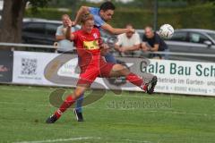 Kreisliga- Saison 2024/25- TSV Kösching - SV Hundszell - Stefan Härdl blau Hundszell - Sebastian Zabka rot Kösching - Foto: Meyer Jürgen