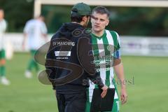 Landesliga - Saison 2025/26 - SV Manching - TSV Dachau  - Sebastian Graßl (Nr.10 - SV Manching) - Cheftrainer Cüneyt Köz (SV Manching) - Foto: Meyer Jürgen