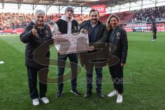 3. Liga; FC Ingolstadt 04 - 
SV Sandhausen; Scheckübergabe Familien in Not, Werner Roß Mladen Cvjetinovic (19, FCI) #Stefan König