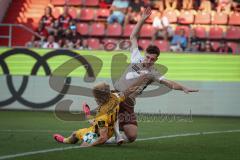 3. Liga - Saison 2026/27 - FC Ingolstadt 04 - Alemannia Aachen - Jonas Oehmichen (Nr.44 - Alemannia Aachen) wird gefoult von Elias Decker (Nr.4 - FCI) - rote Karte für Elias Decker (Nr.4 - FCI) - XXXXX - Foto: Meyer Jürgen