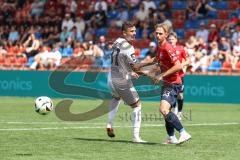 3. Liga; SpVgg Unterhaching - FC Ingolstadt 04; Pascal Testroet (37, FCI) Hennig Maximilian (33 SpVgg)