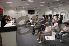 3. Liga - Saison 2024/25 - Pressekonferenz - FC Ingolstadt 04 -  - Presseraum - XXXXX - Foto: Meyer Jürgen