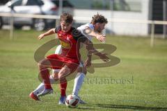 Kreisliga - Saison 2026/27 - TSV Großmehring - SV Kasing - Dominic Filser weiss Großmehring - Elias Ewerling rot Kasing - Foto: Meyer Jürgen