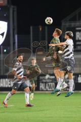 3. Liga; SV Sandhausen - FC Ingolstadt 04; Zweikampf Kampf um den Ball Kopfball Sebastian Grönning (11, FCI) Schikora Marco (21 SVS)