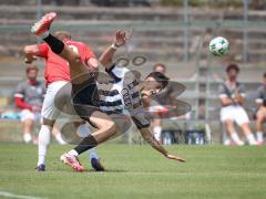 *Bayernliga Nord - Saison 2026/27 - FC Ingolstadt 04 II - FSV Stadeln - Ioannis Petkos (Nr.18 - FCI II) - Leon Liefert rot Stadeln - Foto: Meyer Jürgen