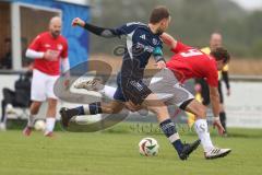Kreisliga - Saison 2025/26- SV Hundszell - TV Münchsmünster - Maximilian Anthofer blau Münchsmünster - Matthias Weinzierl rot Hundszell - Foto: Meyer Jürgen