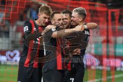 3. Liga; FC Ingolstadt 04 - Borussia Dortmund II; Tor Jubel Treffer 5:3 David Kopacz (29, FCI) mit Dennis Borkowski (7, FCI) Max Besuschkow (17, FCI) Benjamin Kanuric (8, FCI)