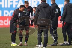 3. Liga - Saison 2025/26 - Hansa Rostock - FC Ingolstadt 04  - Cheftrainerin Sabrina Wittmann (FCI) gibt Anweisungen während einer Unterbrechung - Simon Lorenz (Nr.32 - FCI) - Emilio Kehrer (Nr.44 - FCI) - Foto: Meyer Jürgen