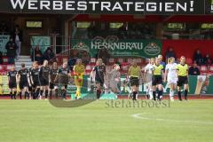2. Frauen-Bundesliga - Saison 2021/2022 - FC Ingolstadt 04 - SV Henstedt-Ulzburg - Die Spielerinnen laufen ein - Foto: Meyer Jürgen