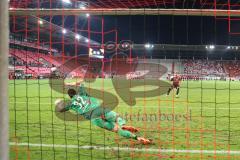 Toto-Pokal - Saison 2023/2024 - FC Ingolstadt 04 - Jahn Regensburg - Elfmeterschießen - Yannick Deichmann (Nr.20 - FCI) - Florian Ballas (Nr.4 - Regensburg32 - Foto: Meyer Jürgen