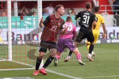 3.Liga - Saison 2023/2024 - FC Ingolstadt 04 -  1. FC Saarbrücken - Jannik Mause (Nr.7 - FCI) - Torwart Tim Paterok (Nr.30 - Saarbrücken) - Foto: Meyer Jürgen