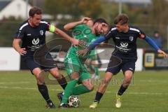 Kreisklasse - Saison 2025/26- TSV Etting - TSV Lenting - Philipp Heckner blau Etting - Metehan Kuscuoglu grün Lenting - Luca Wottawa blau Etting - Foto: Meyer Jürgen